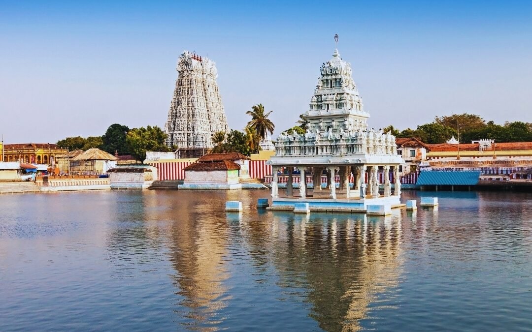 Discover Tamil Nadu’s Temples with Aryu Cabs Special Services